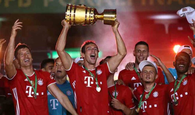 Goretzka Lewandowski Bayern Pokal
